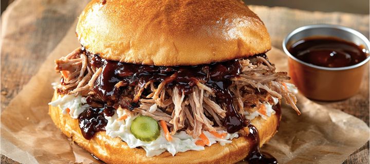 Maison Delval - Recettes - Épaule de porc effilochée (pulled pork) en sandwich